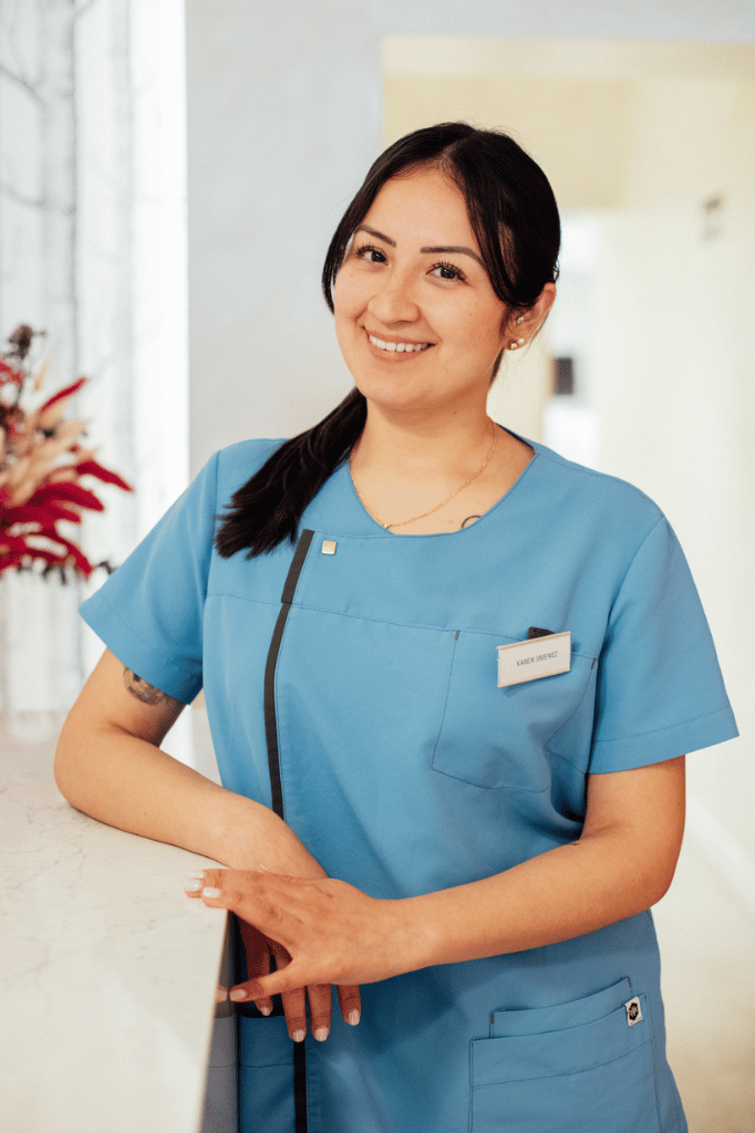 Karen higienista Clínica-Diagonal-dental-Barcelona